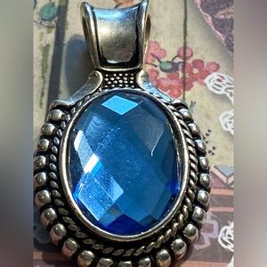 Gorgeous Rare Signed BEST Vintage set of pendant clip earrings set blue stone